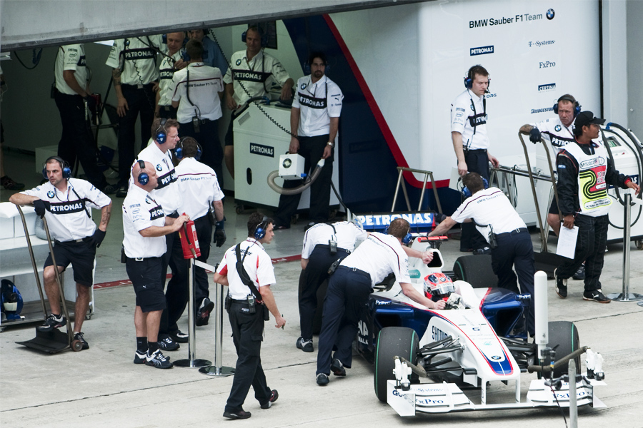 Creating a Competitive Advantage F1 pitstop